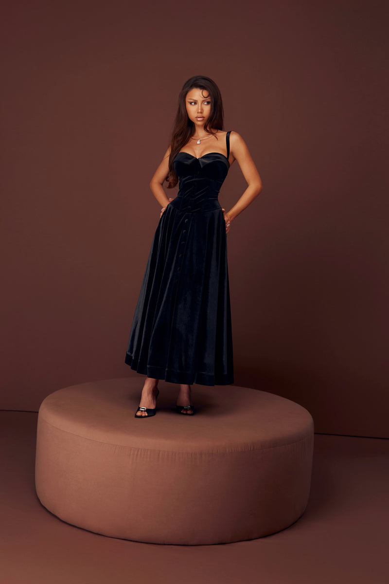 Lady Malliny Black Velvet Dress