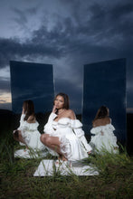 Load image into Gallery viewer, Daisy Three-Piece White Set