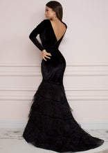 Load image into Gallery viewer, RED CARPET Black Velvet Long Mermaid Dress