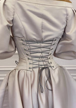 Load image into Gallery viewer, MALLINY Waist-Shaping Royal Pearl Beige Corset