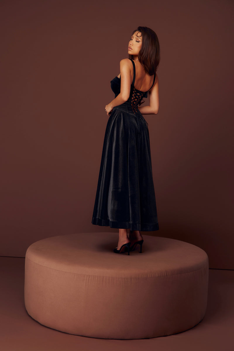 Lady Malliny Black Velvet Dress