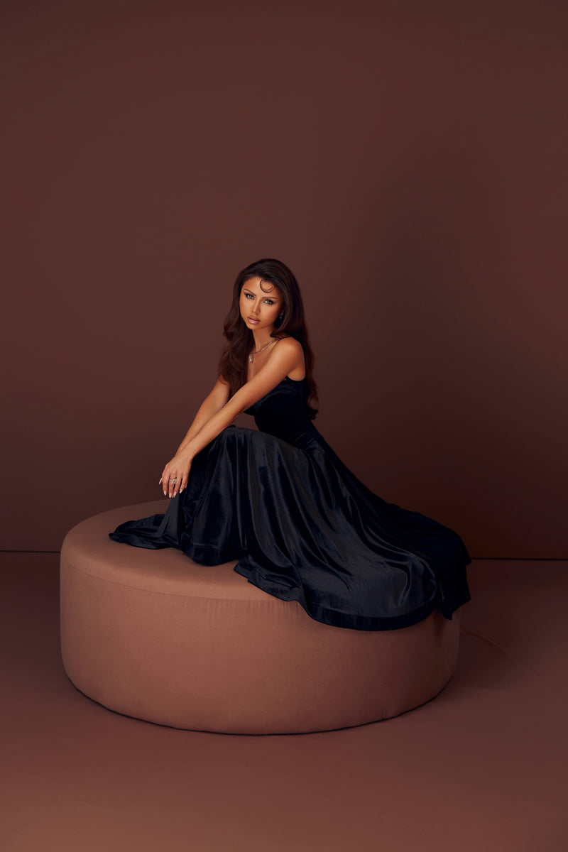 Lady Malliny Black Velvet Dress