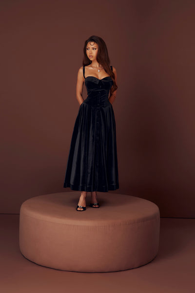 Lady Malliny Black Velvet Dress