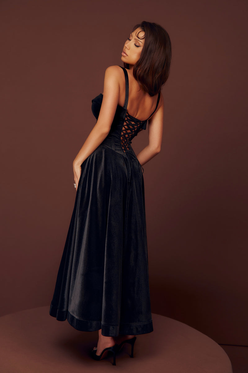 Lady Malliny Black Velvet Dress